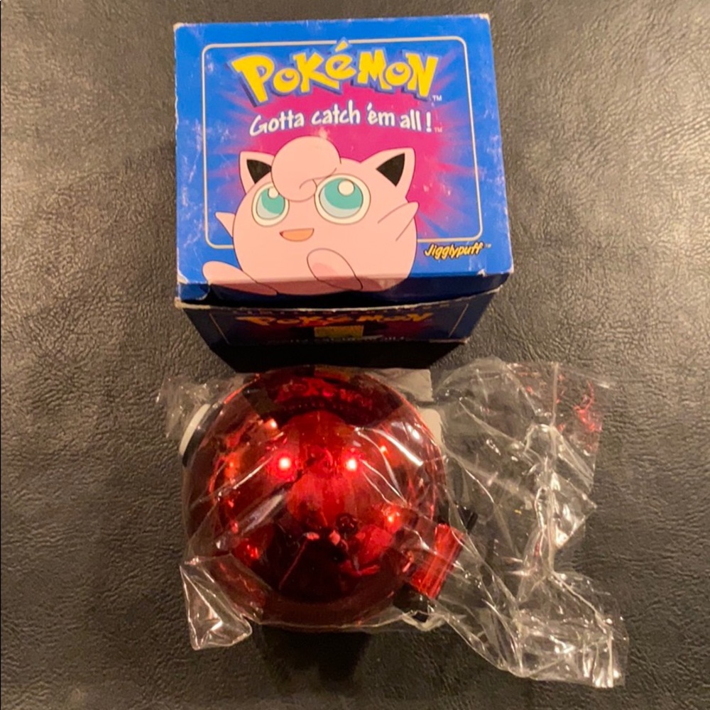 VINTAGE 1999 Pokémon 23kgold card and ball SEALED